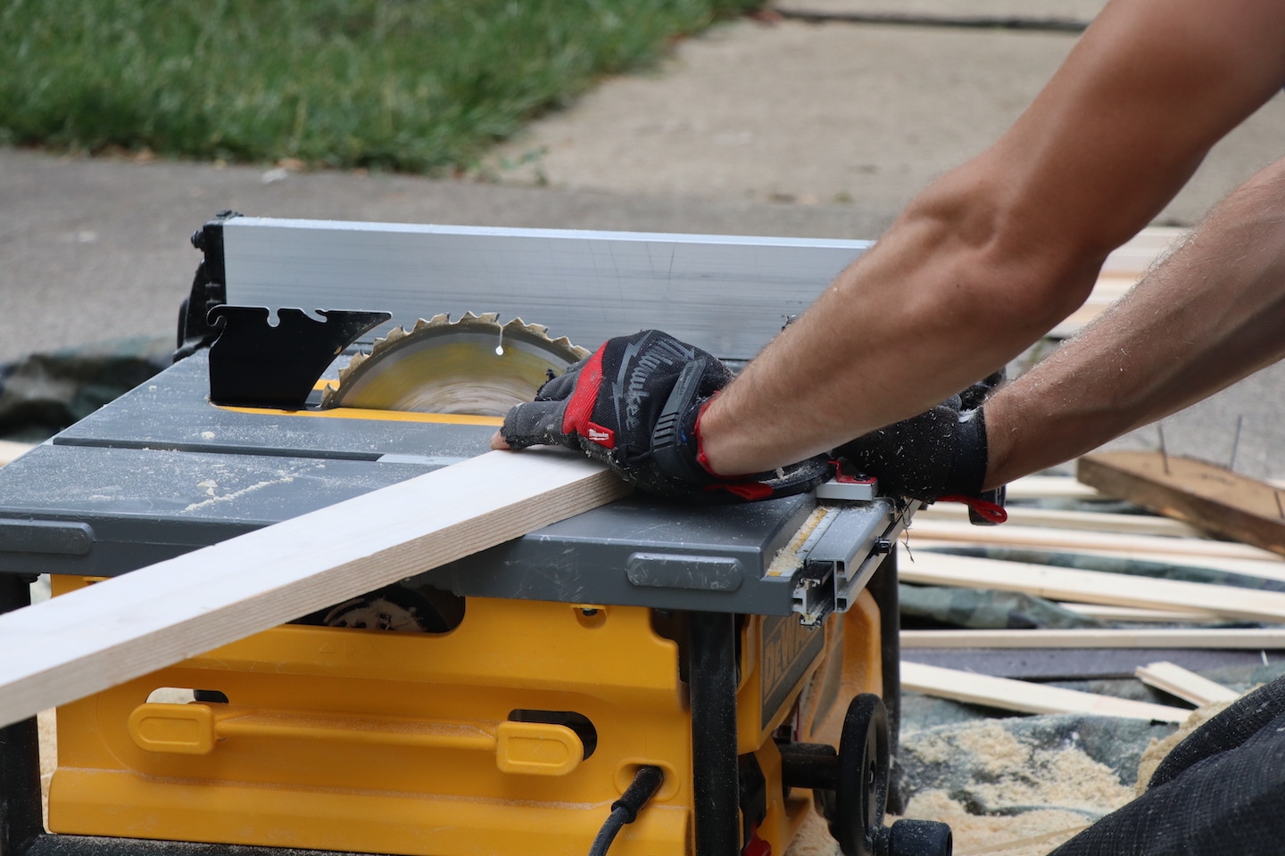 How to Fix a Sliding Screen Door That Won’t Slide