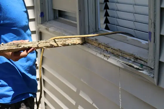 Expert Window Caulking & Seal Repair in Rockford, IL Window caulking service in Rockford, IL