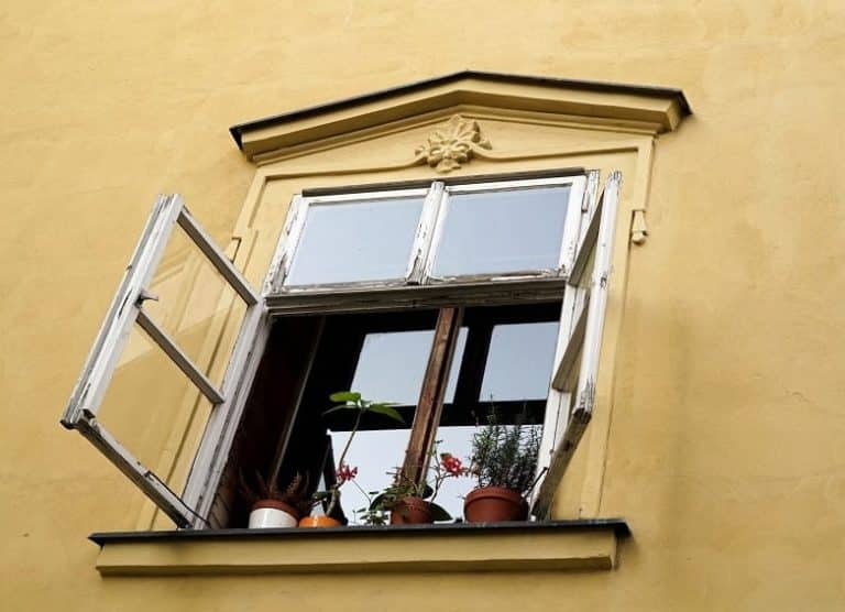 How to Remove Old Caulk from Windows? Apex Window Werks