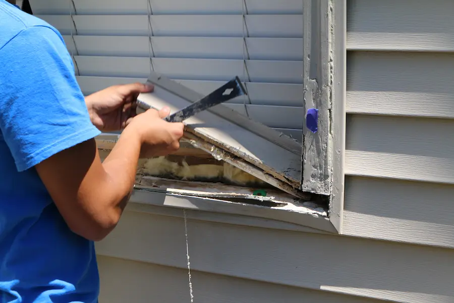 Professional Vinyl Window Repair in Rockford, IL Vinyl window repair technician in Rockford, IL