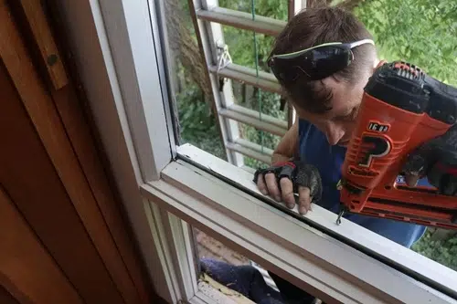 visible-gaps-or-failed-caulk